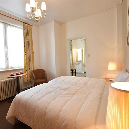 Former Hotel In The Centre And At 50 Metres From The Beach In Panne 드판 외부 사진