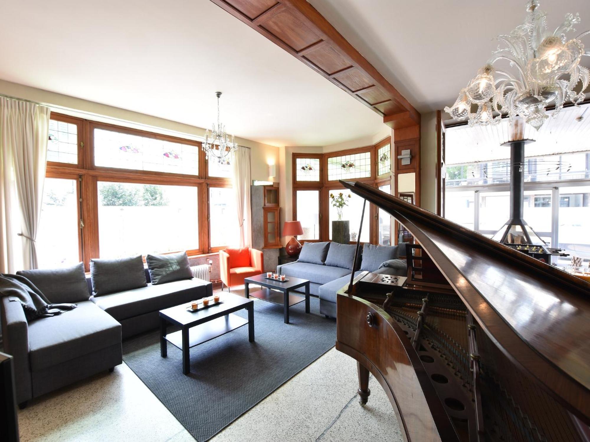 Former Hotel In The Centre And At 50 Metres From The Beach In Panne 드판 외부 사진